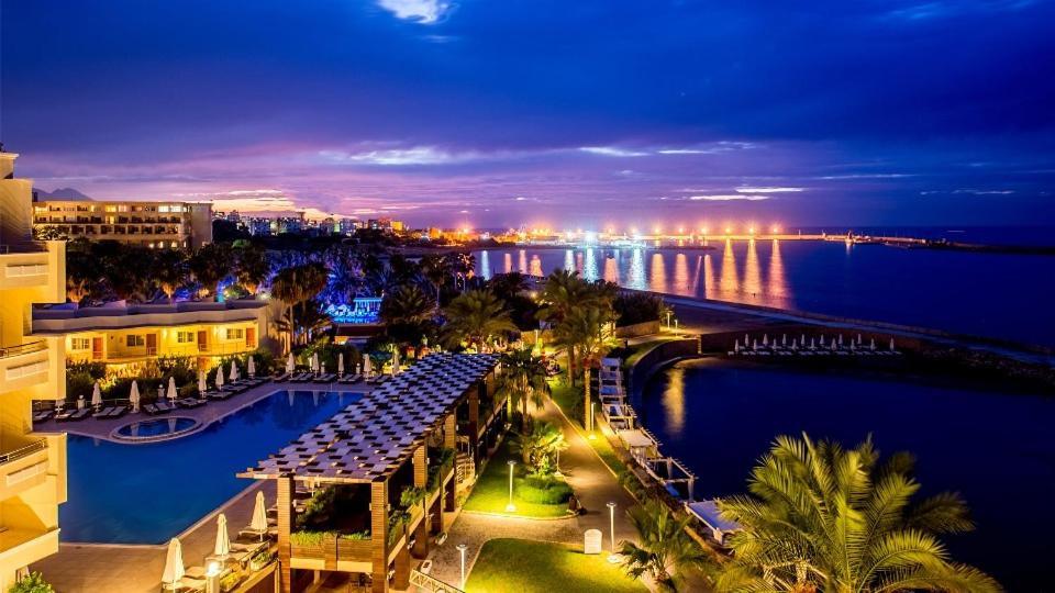 Vuni Palace Luxury Resort & Beach & Casino 凯里尼亚 外观 照片