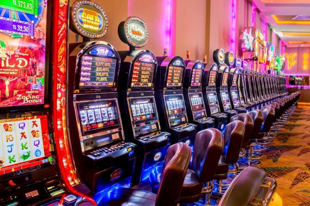 Vuni Palace Luxury Resort & Beach & Casino 凯里尼亚 外观 照片