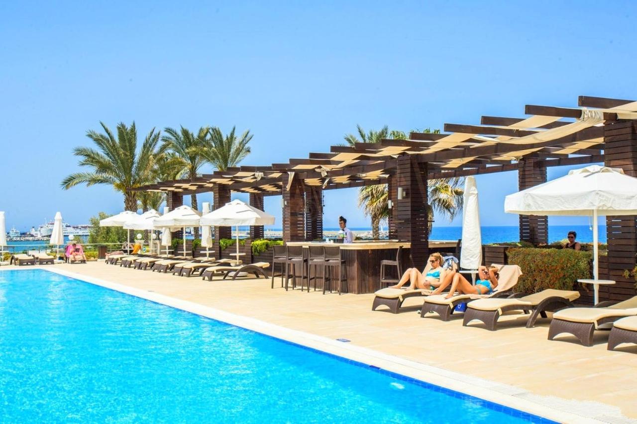 Vuni Palace Luxury Resort & Beach & Casino 凯里尼亚 外观 照片