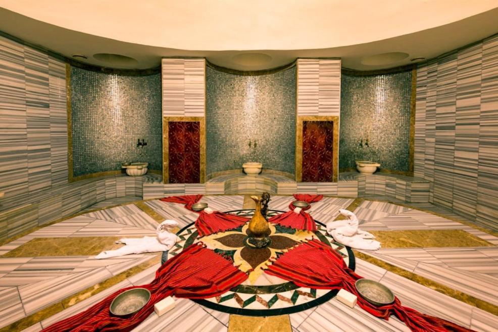 Vuni Palace Luxury Resort & Beach & Casino 凯里尼亚 外观 照片