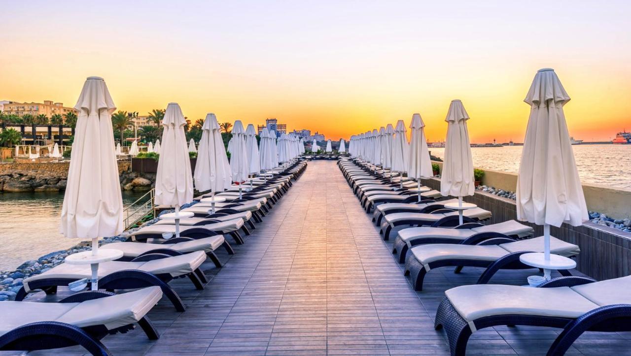 Vuni Palace Luxury Resort & Beach & Casino 凯里尼亚 外观 照片