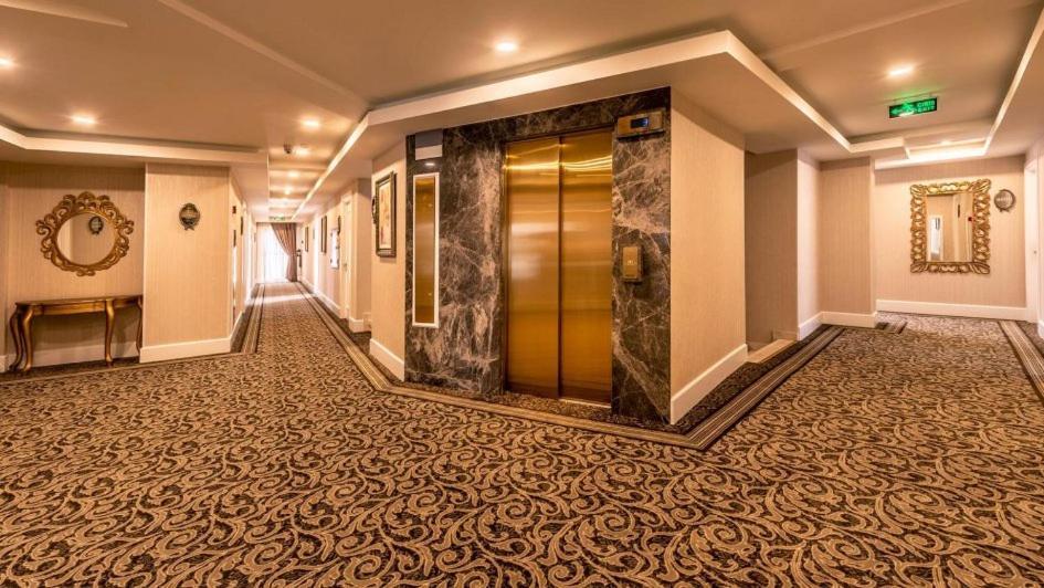 Vuni Palace Luxury Resort & Beach & Casino 凯里尼亚 外观 照片