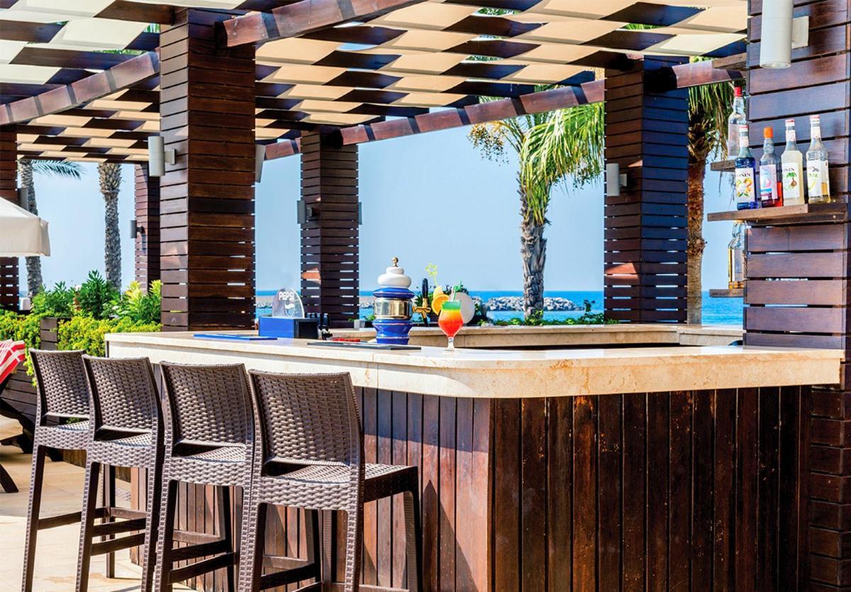 Vuni Palace Luxury Resort & Beach & Casino 凯里尼亚 外观 照片