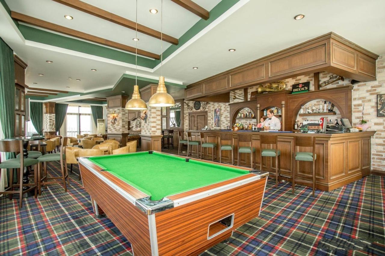 Vuni Palace Luxury Resort & Beach & Casino 凯里尼亚 外观 照片