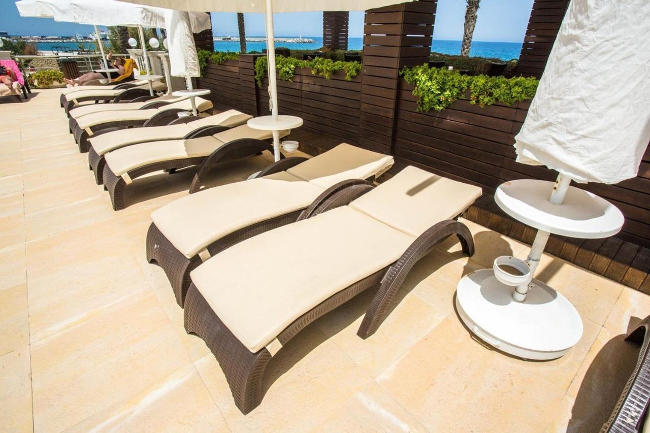 Vuni Palace Luxury Resort & Beach & Casino 凯里尼亚 外观 照片