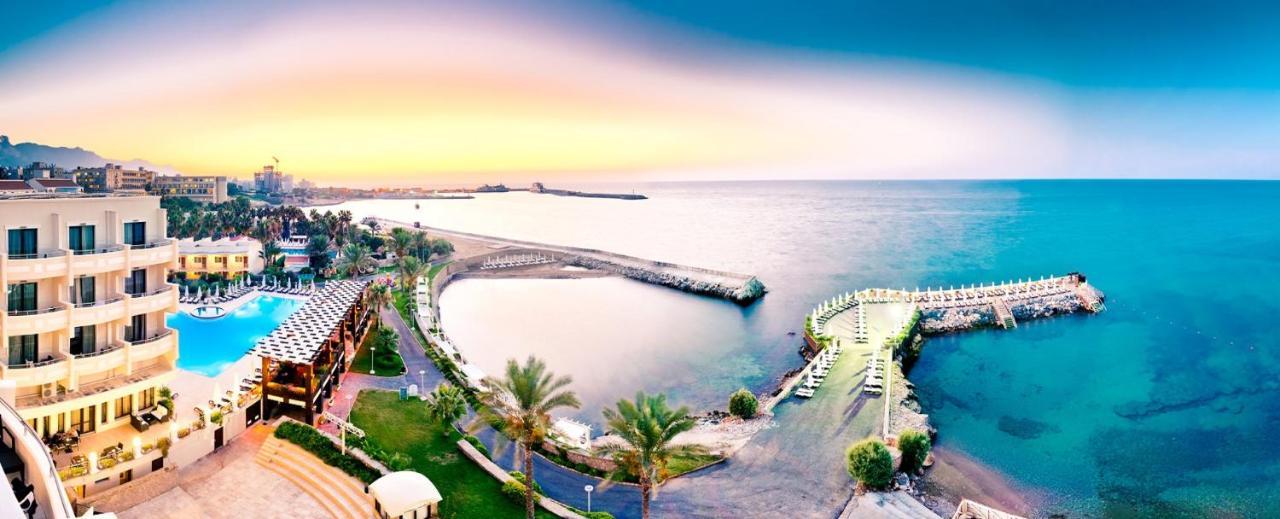 Vuni Palace Luxury Resort & Beach & Casino 凯里尼亚 外观 照片